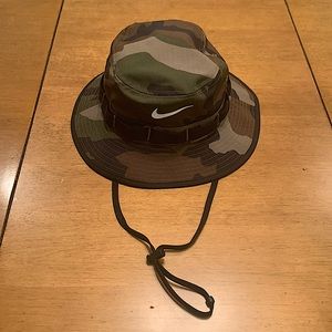 M/L Nike Camo Bucket Hat